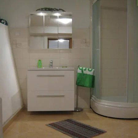 Apartamento And Artemida *