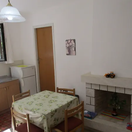 And Artemida Apartamento *