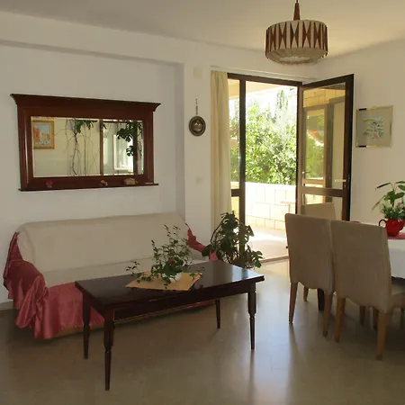 And Artemida Apartamento *