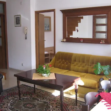 And Artemida Apartamento *