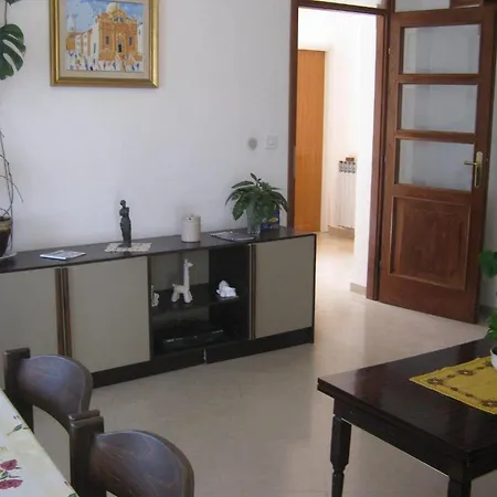 And Artemida Dubrovnik