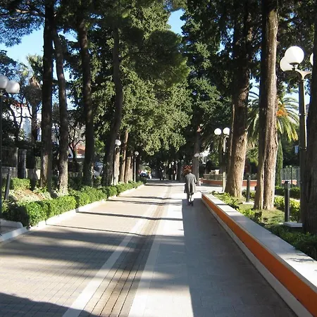 And Artemida アパート ドゥブロブニク