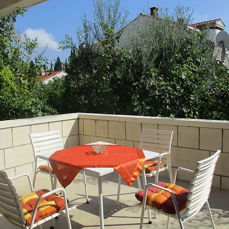 Apartments&rooms Artemida Apartment *