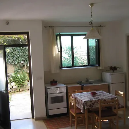 And Artemida Appartement