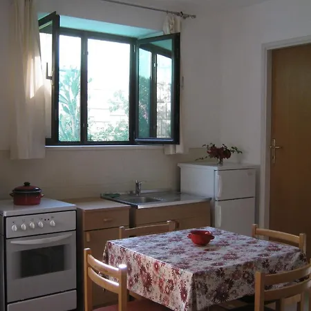 Apartment And Artemida *