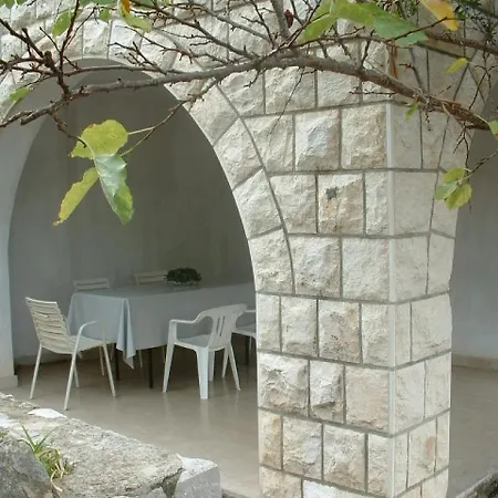 Apartment And Artemida *