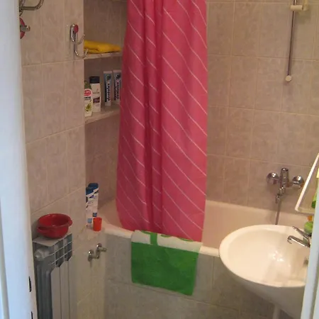 And Artemida アパート