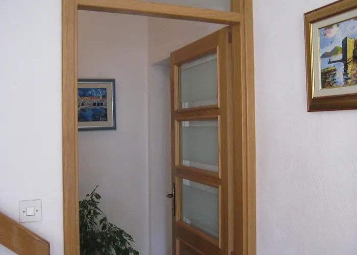 Apartman And Artemida