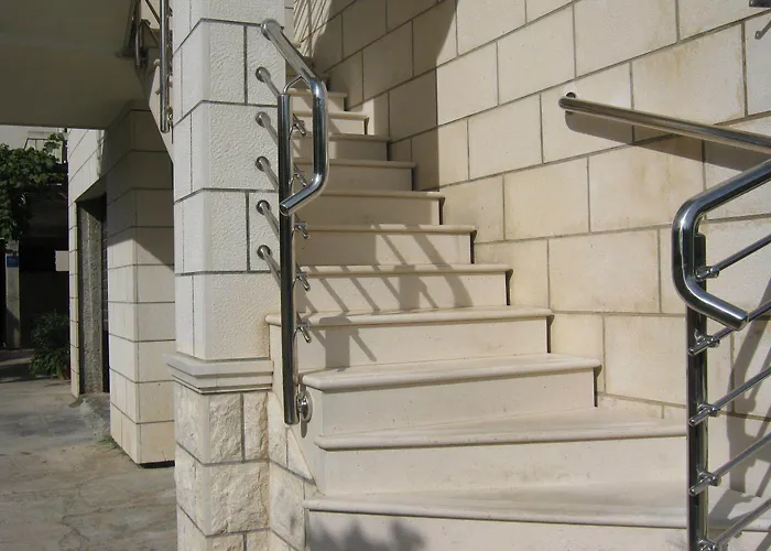 And Artemida Daire *