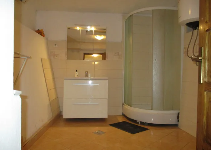 And Artemida Apartman