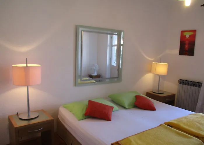 And Artemida Apartman *