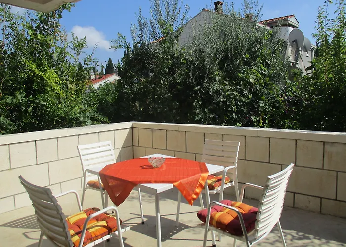 And Artemida Apartman *