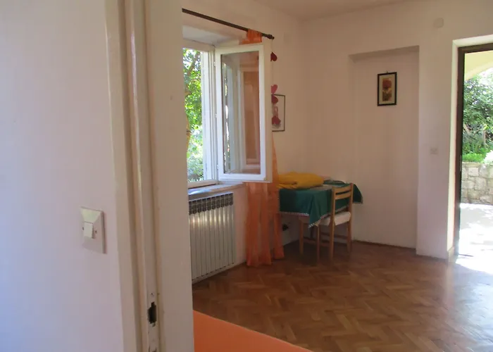 And Artemida Daire *