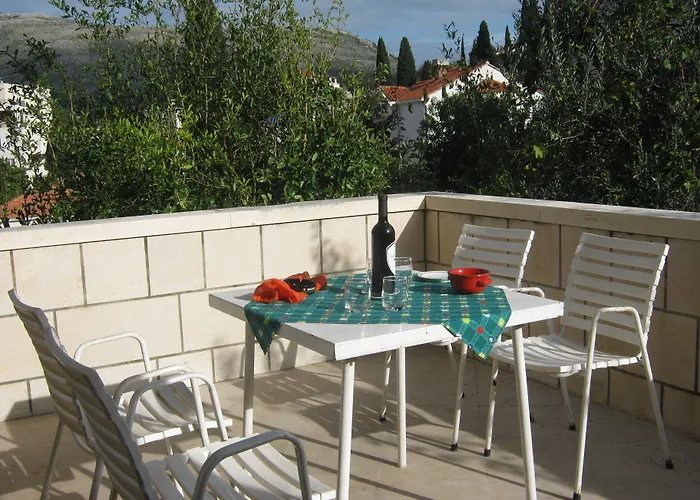 And Artemida Apartman