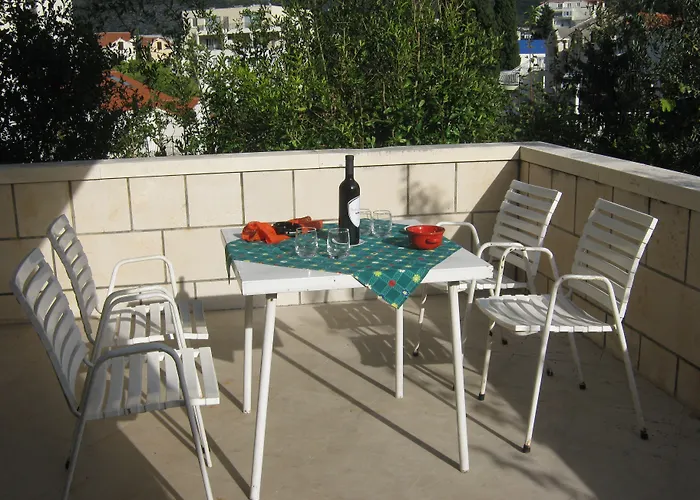 And Artemida Apartman