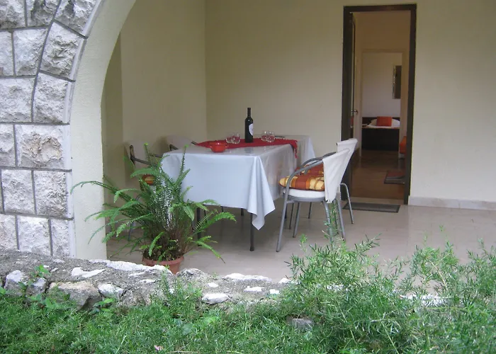 And Artemida Apartman