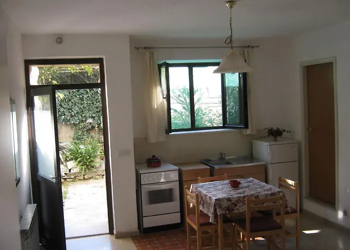 And Artemida Apartman