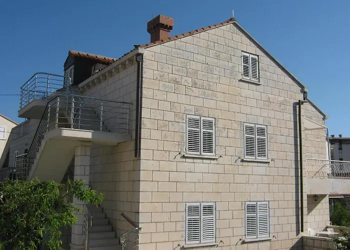 Apartman And Artemida *