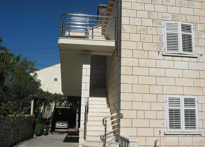 And Artemida Apartman