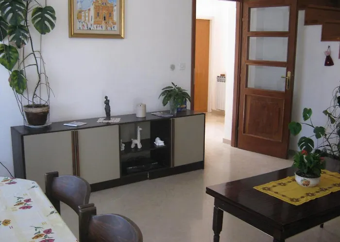 And Artemida Dubrovnik