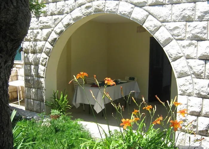 Apartman And Artemida *