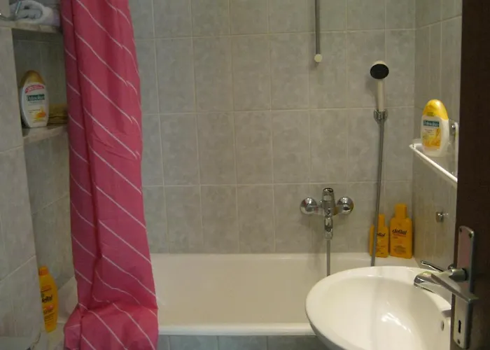 And Artemida Apartman *