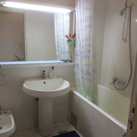 And Artemida Lejlighed *